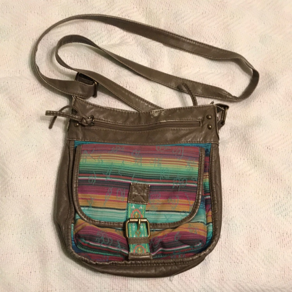 Crossover body bag